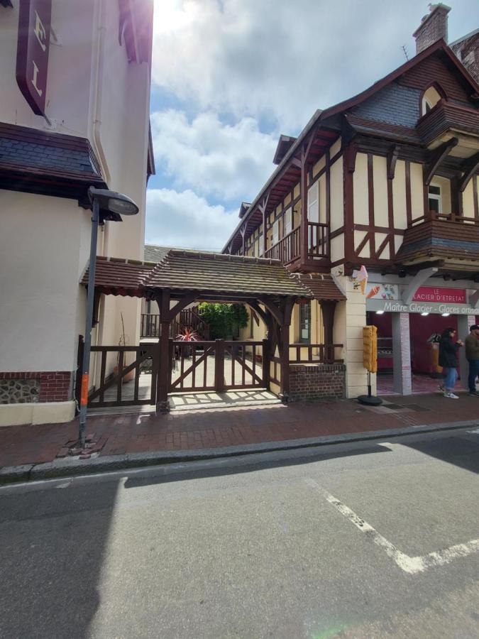 Chambres D'Hotes La Petite Salamandre Étretat Kültér fotó